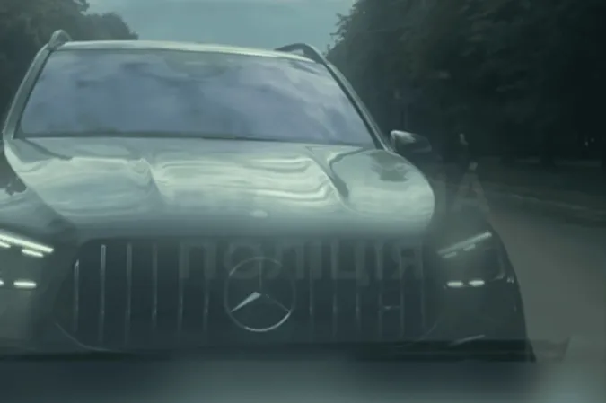 У Луцьку водій Mercedes виїхав на зустрічну під час хвилини мовчання: як його покарали (відео)