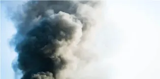 росіяни атакували Рівненщину, людей евакуювали через пожежу на підприємстві