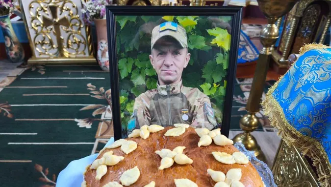 Мужньо обороняв країну: на Волині попрощалися із Михайлом Ковзоловичем (фото)