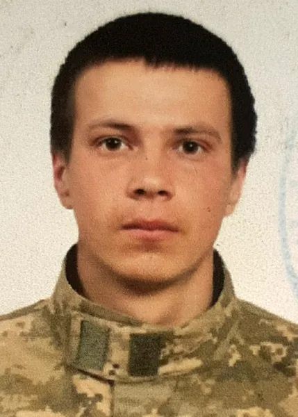 Пішов з дому та не повернувся: на Волині розшукують 27-річного чоловіка (фото)