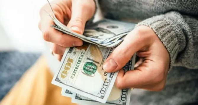 На Волині підозрюють посадовицю у вимаганні та одержанні 600 доларів
