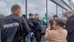 На Волині викрили посадовця, який вимагав хабар за безперешкодну торгівлю (фото)
