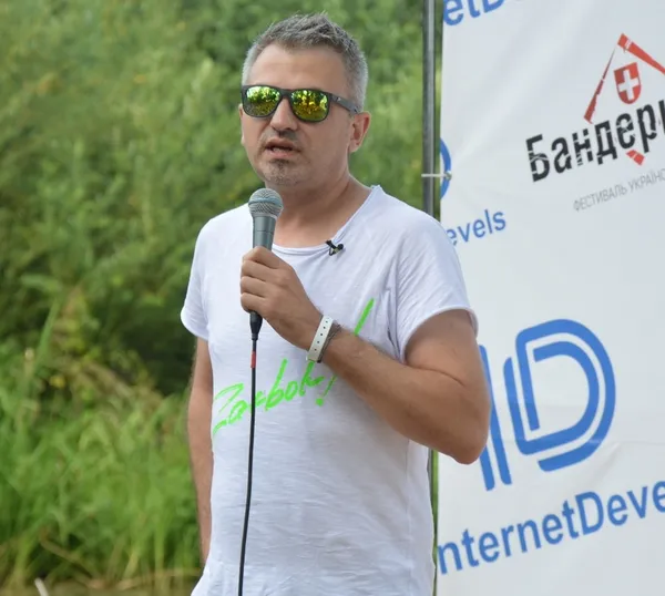 У журналіста Романа Скрипіна випитували, звідки в нього гроші на авторський проект