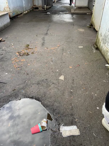 Що коїться на Старому ринку: приголомшливі фото від муніципалів