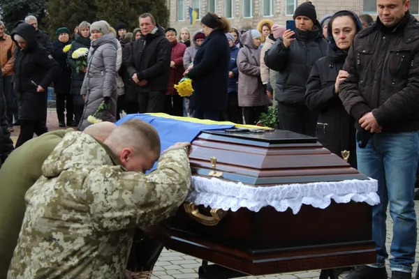 На Волині попрощалися із захисником Василем Мартинюком (фото)