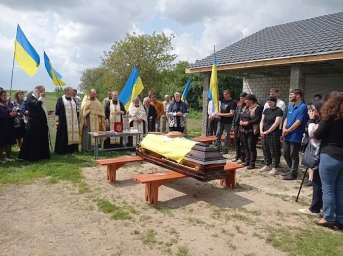 Воїну назавжди 55: на Волині прощалися з батьком п'ятьох дітей (фото)
