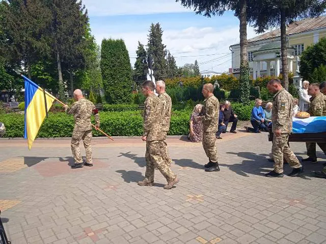 У Соборі Святої Трійці у Луцьку відспівали полеглого Героя Ігоря Дяченка (фото, відео)
