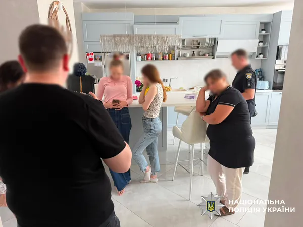 Знищили 50 га родючого ґрунту та понад 700 дерев: на Рівненщині викрили схему видобутку бурштину (фото)