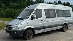 На Сумщині ворог атакував соціальний автобус з пасажирами (фото)
