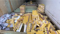 Бензопилою та болгаркою: на Волині із причепа вирізали 27 тисяч пачок сигарет (фото, відео)