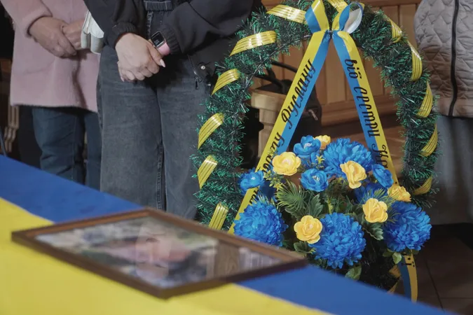 На Волині попрощалися із воїном Русланом Ломінським (фото)