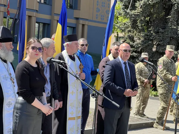 На похорон приїхав «англійський брат»: у Ковелі попрощалися з воїном Володимиром Карпуком (фото)