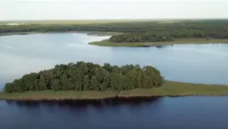 Під водою проклали дорогу до церкви на острові: на Волині – містичне урочище (фото, відео)