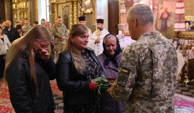 На Волині родинам полеглих прикордонників вручили державні нагороди (фото)
