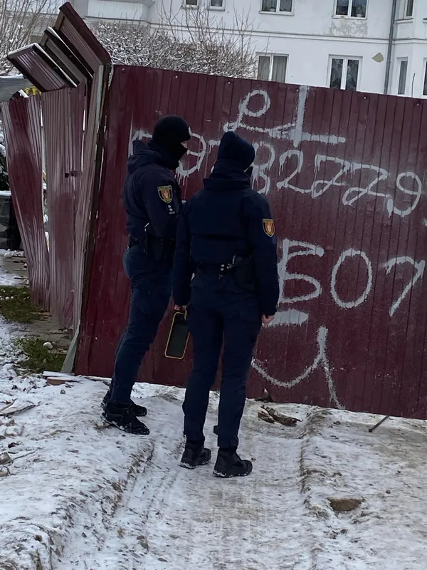 У Ковельському центральному парку виявили незаконне будівництво (фото, відео)