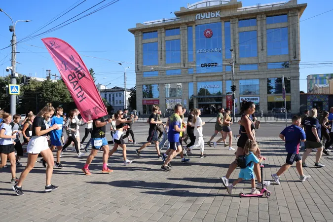 У Луцьку бігли в пам'ять про Героїв України (фото)