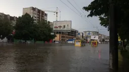 Пояснили, чому Луцьк пливе у зливи (відео)