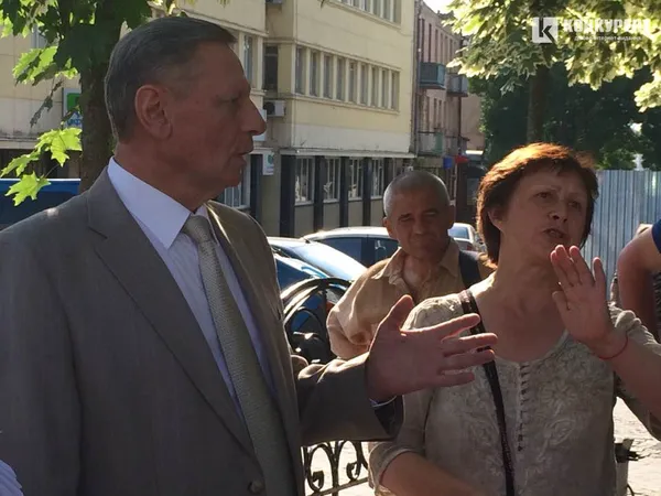 Ситуацію з деревами на центральній вулиці Луцька вирішили