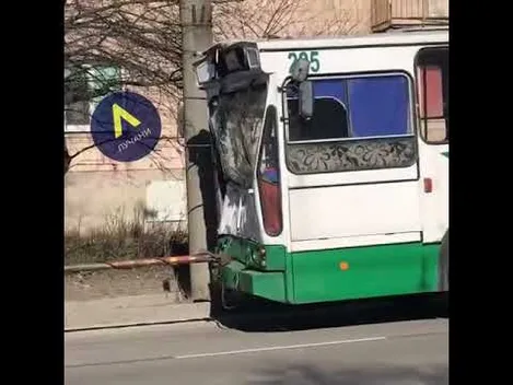 Луцький тролейбус виявився «слабким на передок» (відео)