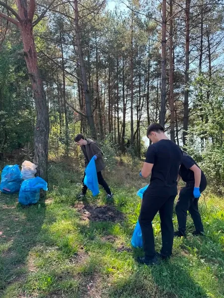 На Волині прибрали понад півтори тонни сміття з берегів водойм (фото)