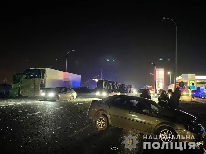 Розчавило бабусю та 3-річну внучку: в Харкові сталася моторошна ДТП (фото)