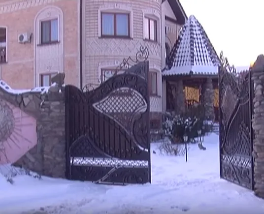 Стало відомо, на чий будинок напали розбійники в масках (відео)