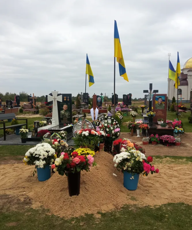 На Волині попрощалися із воїном Вадимом Муцом (фото)