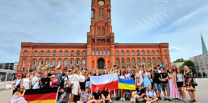Діти пільгових категорій із Нововолинська відпочили за кордоном (фото)