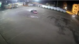 У Луцьку на автостоянці вночі дрифтував «мерседес» (відео)