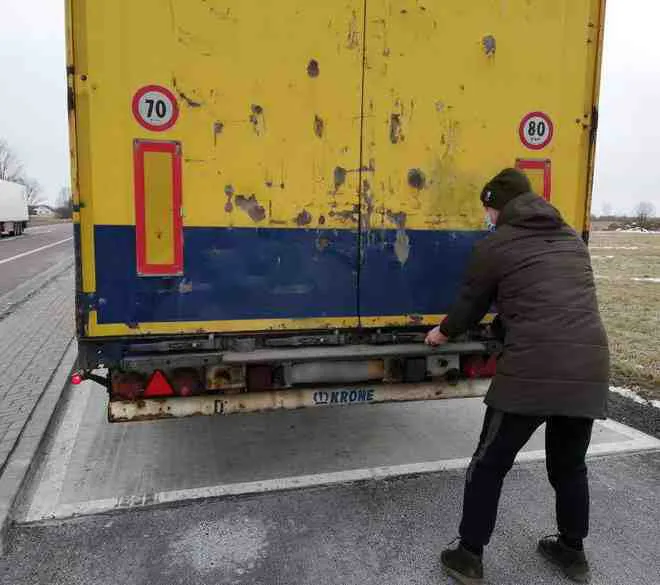 Кермував вантажівкою без прав: у Польщі затримали 20-річного ковельчанина
