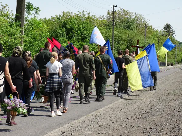 На Волині провели в останню дорогу Героя Юрія Строчика (фото)