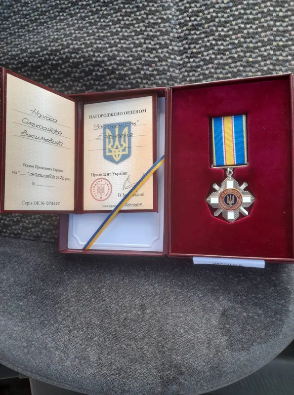 Зеленський нагородив орденом морпіха з Волині у деокупованому Херсоні (фото)