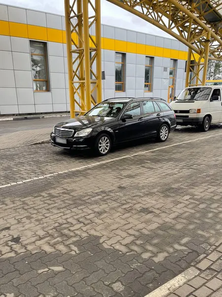З-за кордону ввезли перше авто за новим законом про нульове розмитнення (фото, відео)