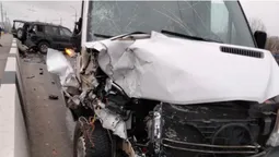 Виїхала на «зустрічку»: у Луцьку водійка Mitsubishi скоїла подвійну ДТП на мості (фото, відео)