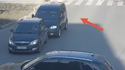 Влетів у авто і зник: у Луцьку водій втік з місця ДТП (відео)