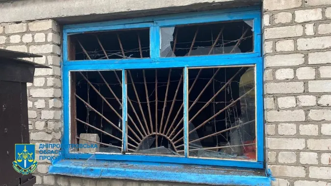 На Дніпропетровщині ворог обстріляв касетними зарядами навчальний заклад і дитячий майданчик