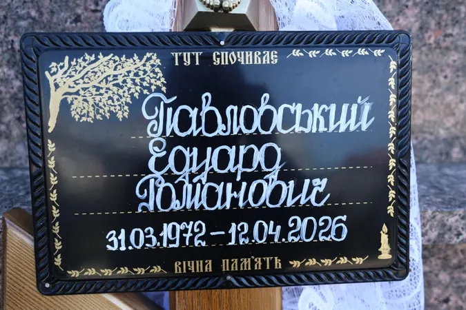 У Луцьку попрощались із Героєм Едуардом Павловським (фото)
