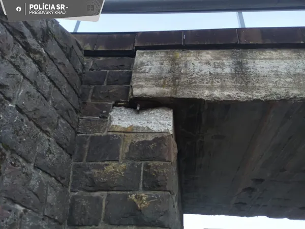 Волинська фура зупинила рух потягів у Словаччині (фото)