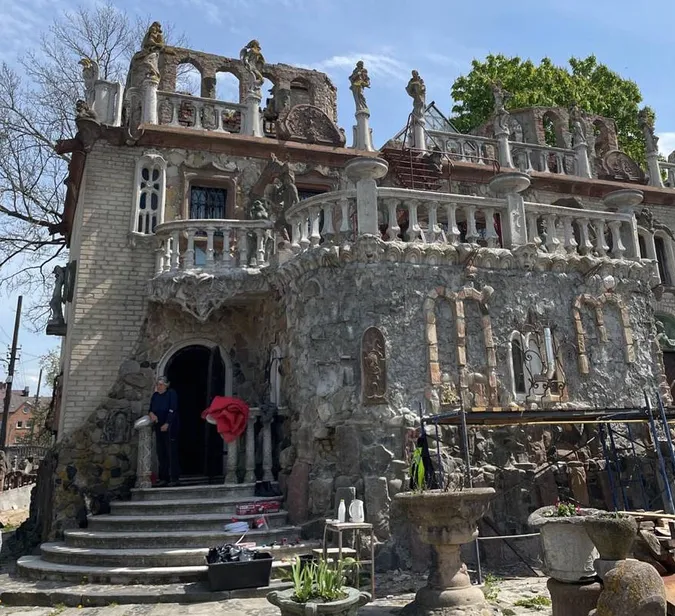 У Луцьку розпочали реконструкцію будинку скульптора Голованя (фото)