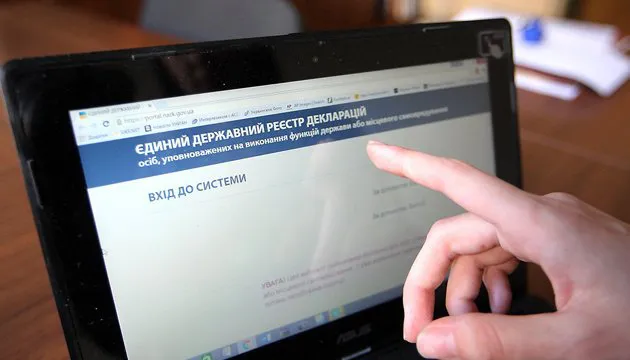 Мотоцикли, трактори та навіть пожежне депо: що в деклараціях новопризначених голів РДА на Волині