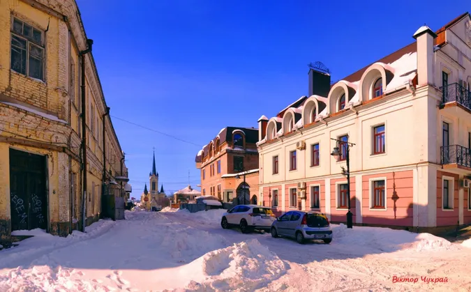 Рожево і сніжно: луцький фотограф поділився атмосферними світлинами