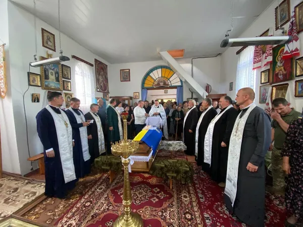 На Волині попрощалися з воїном Вадимом Королюком, який загинув 5 місяців тому (фото)