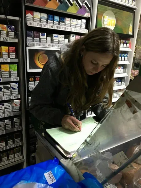 Штраф майже 7 тисяч: у Луцьку виловлювали продавців «нічного» алкоголю