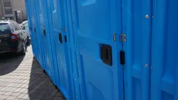 У центрі Луцька з'явилися нові біотуалети (фотофакт)