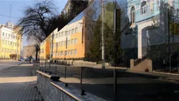 У Луцьку з'явилися дзеркальні паркани (фото)