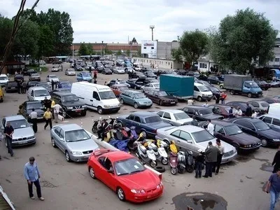 У Луцьку  не дали в оренду землю під авторинком