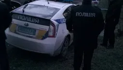 На Волині затримали поліцейських, які намагалися  позбутися зібраних хабарів (фото)