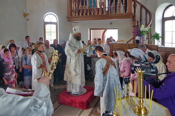 Храм для всіх: історія будівництва церкви на кладовищі в Гаразджі (фото)