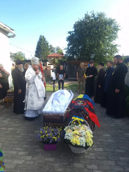 Назавжди 27: на Волині провели в останню дорогу Героя Богдана Денисюка (фото)