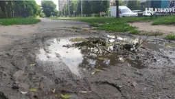 У Луцьку просять облаштувати тротуар на Воїнів-афганців (фото)